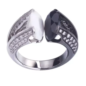 ring of large kogolong and large onyx facing each other